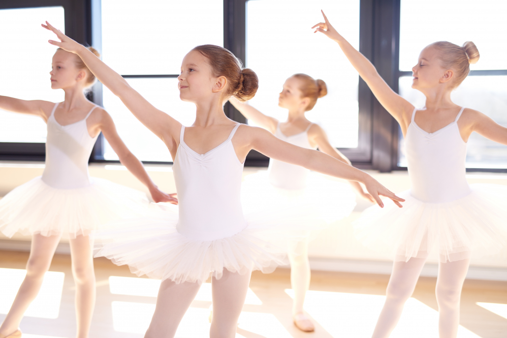 Choreographed,Dance,By,A,Group,Of,Graceful,Pretty,Young,Ballerinas